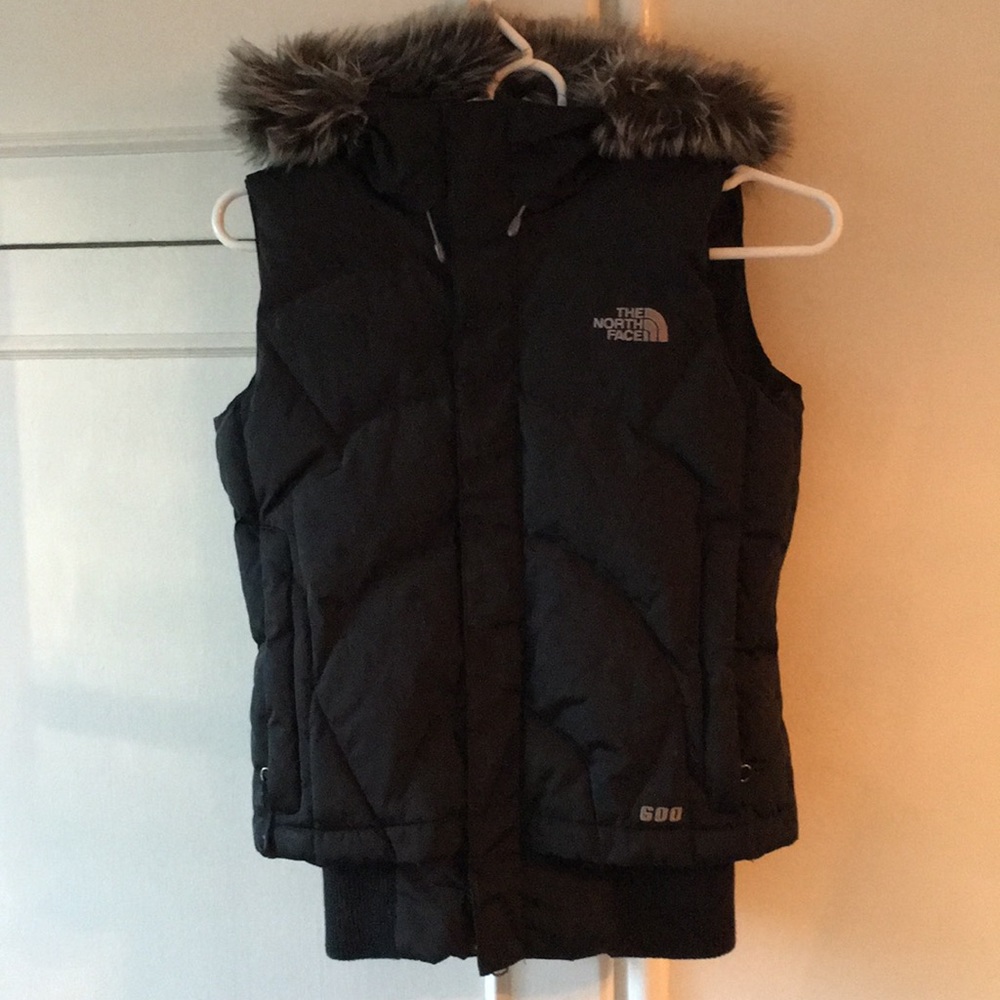 XS Women’s North Face Vest with Fur Hood